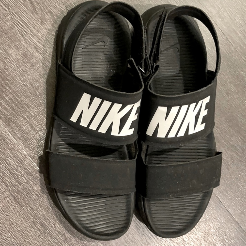 Nike - TANJUN SANDAL - Women’s 10